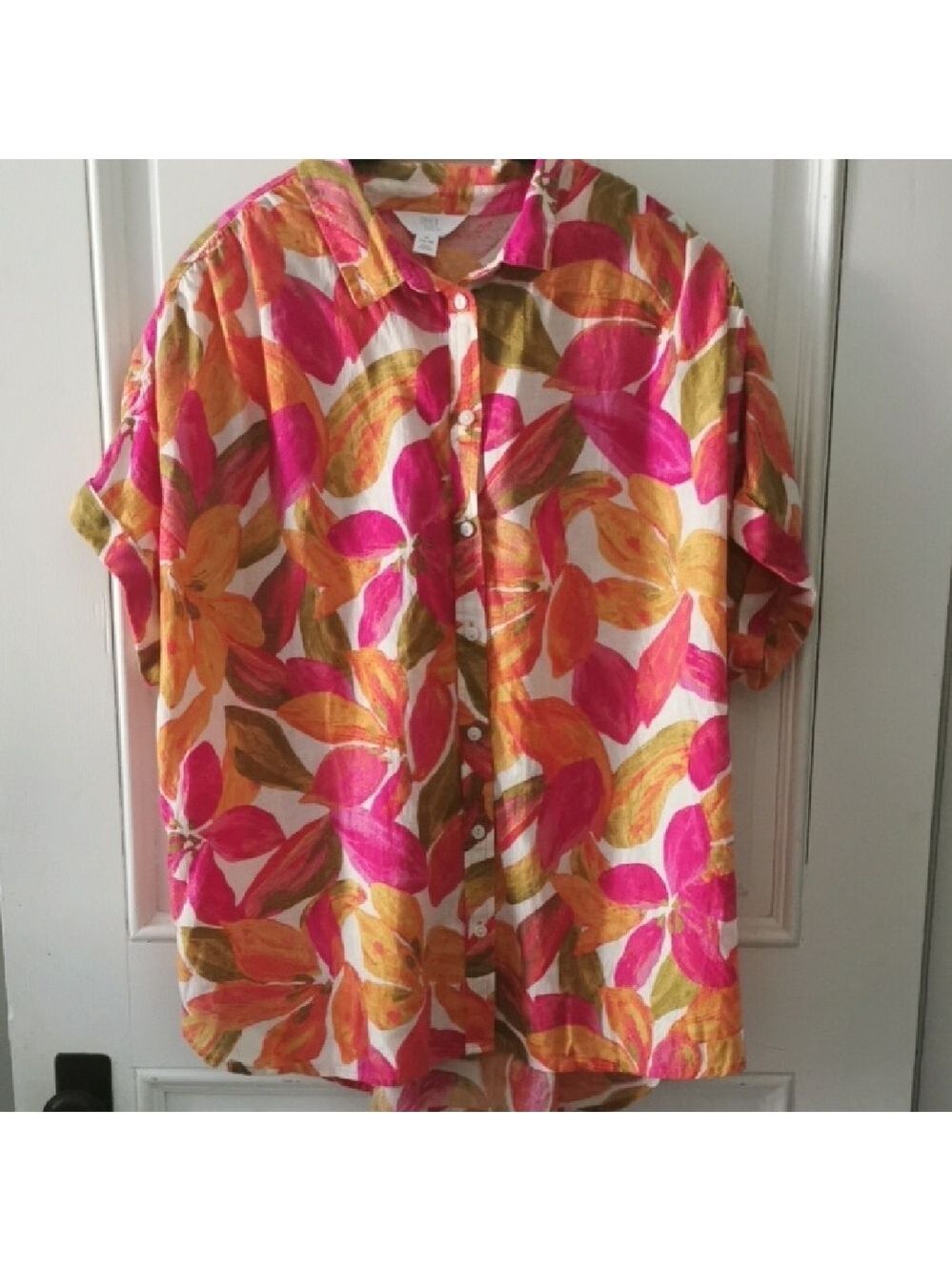 Time and Tru Hawaiian tropicvibrant floral 🧡🩷 linen blend blouse. Size 16-18.